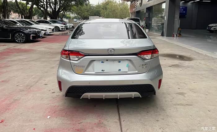 2022年12月丰田雷凌12t运动版一手极品原版原漆