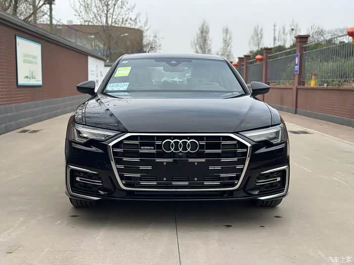 24年奥迪a6l20t45四驱高配仅仅行驶了1000