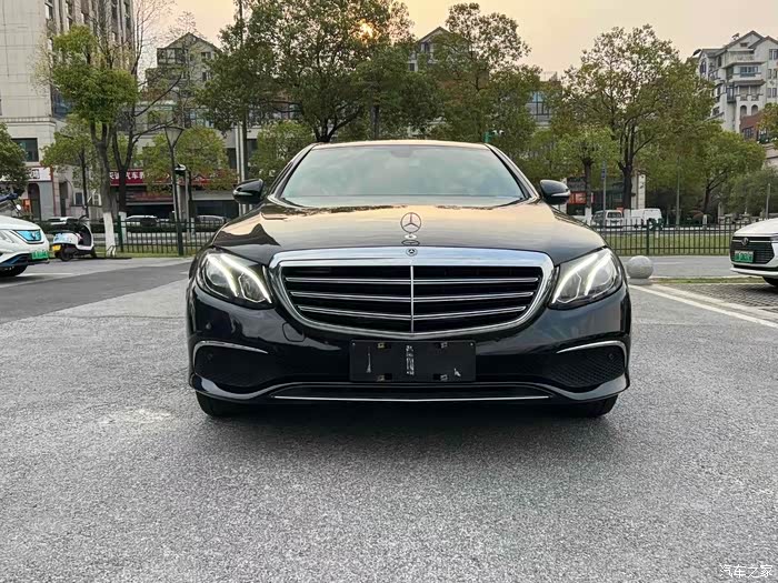 2020年6月奔驰e260l全车原版原漆内饰极品成色0