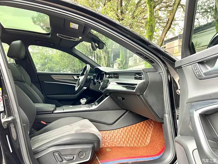 新货到店19年底20款奥迪a6l45动感20t高功配