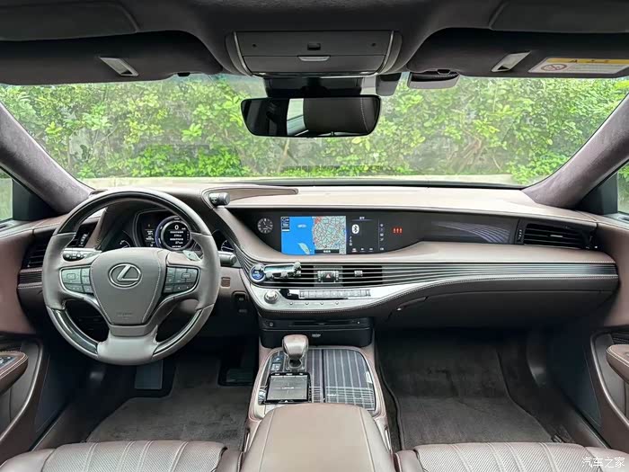 出台18年11月上牌雷克萨斯ls500h豪华一手9万公里