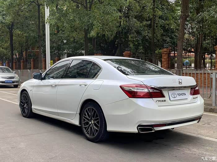 16年底雅阁20精英版过户一次车况精品价格便宜支持