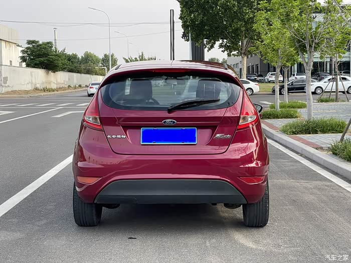 12年一手福特嘉年华1.5自动仅仅行驶7万公里