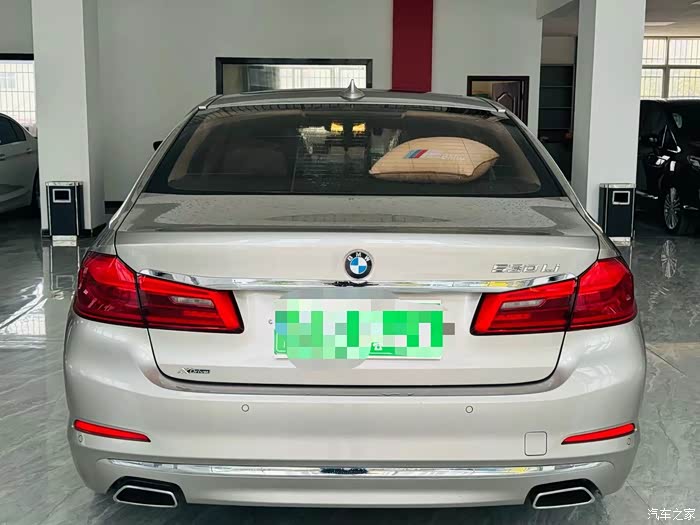 出自用一手18年宝马530li豪华版车况优秀无任何事故内