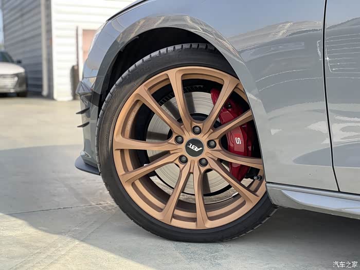 全新奥迪a4ls4abt1125限量套件轮毂