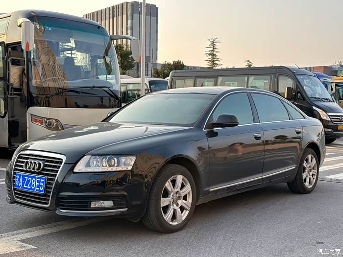 出11年24奥迪a6底盘工整