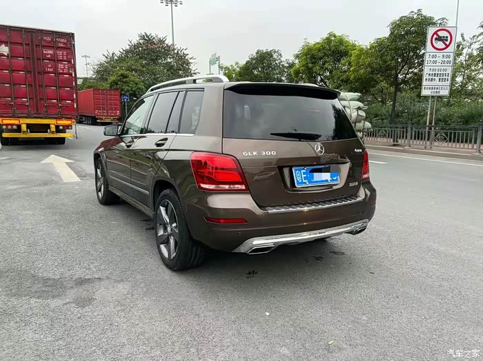 14年6月梅赛德斯·奔驰glk300,3.0l四驱动感型,双
