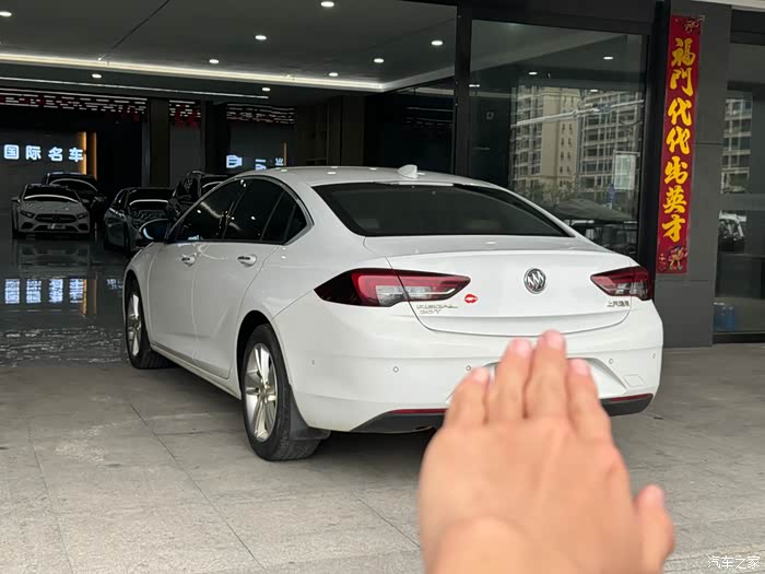 18年 君威 1.5t豪华套 原版少许补漆 八万多公里 本地