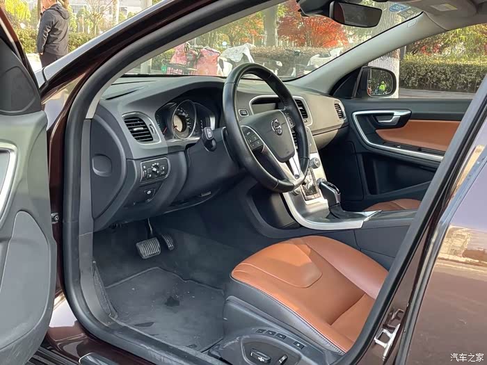 到19年沃尔沃s60l极品车况首付188万开走