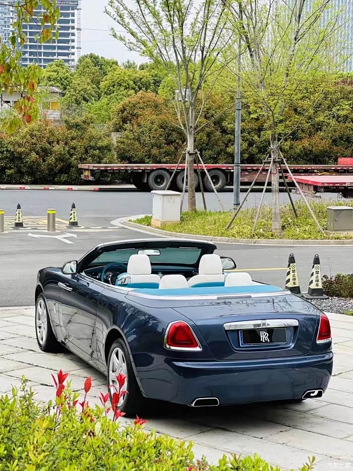 点击:>1|回复:>0劳斯莱斯论坛>劳斯17年曜影外蓝内绿松石五万公里精品