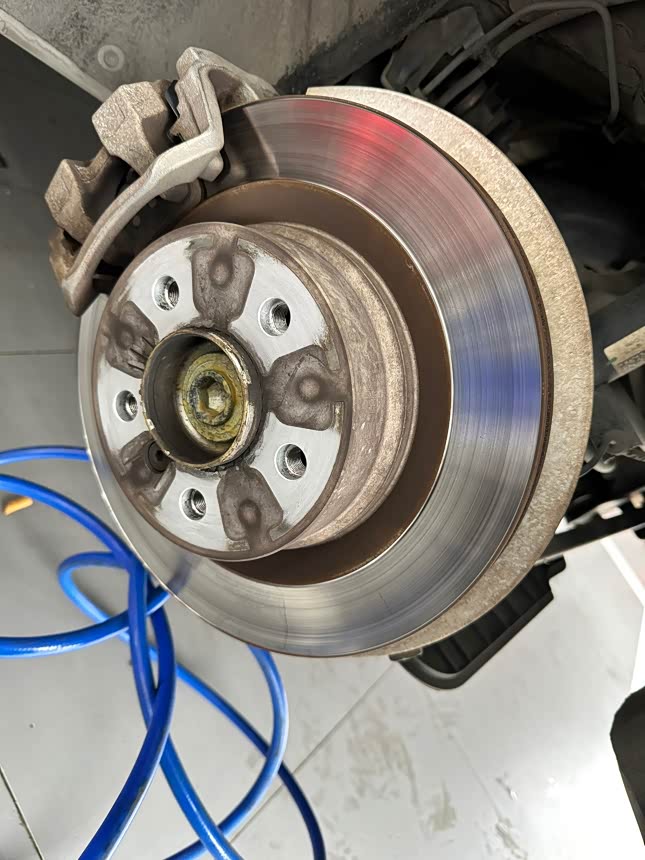 g28更换后刹车片