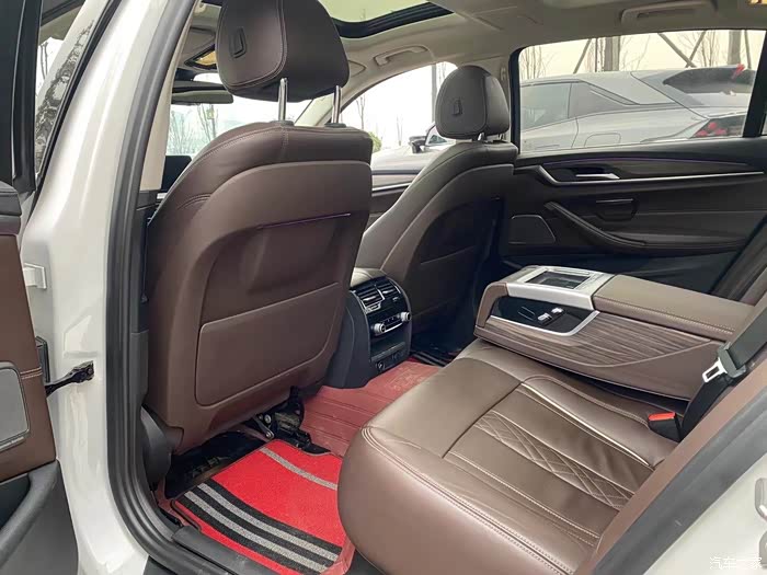 宝马5系 2018款 530li 尊享型 豪华套装 13万公