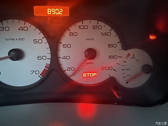 stop发动机机油灯亮仪表灯亮起故障原因是机油压力传