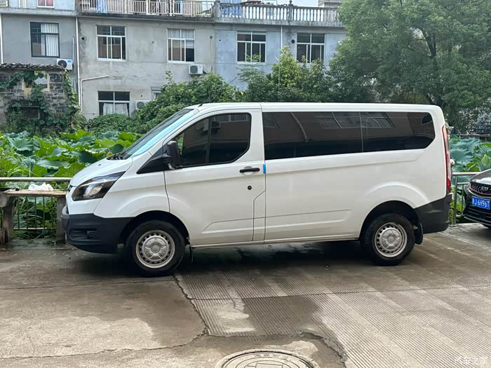 出售一台自用全顺21年汽油自动短轴低顶浙江台州