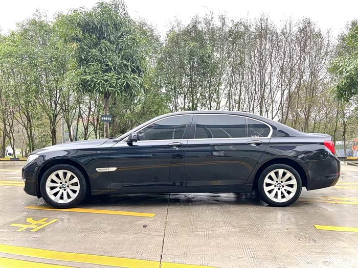 12款12年上牌宝马740li豪华版 四门电吸 电动尾门 双