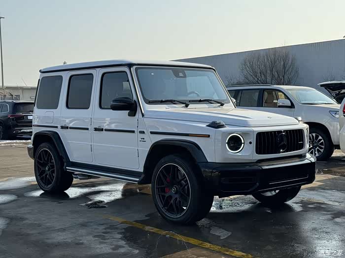 奔驰g63降价啦配置高颜色齐均现车