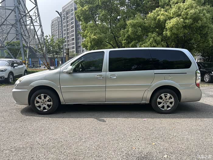 到店10年别克gl8陆尊 大七座,车况板正, 价格便宜只要1