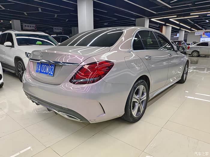 21款奔驰c260运动版跑了72000公里全车原版原漆贴