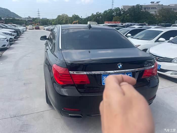 新到一手09年宝马740豪华版车况精品!