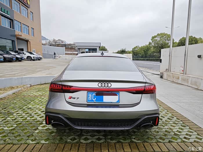 23年个人一手奥迪rs7