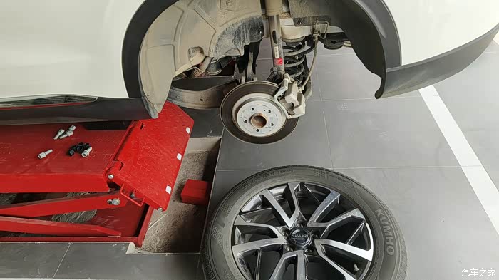 哈弗h6三代24000公里,第四次保养,换机油机滤,加一个轮