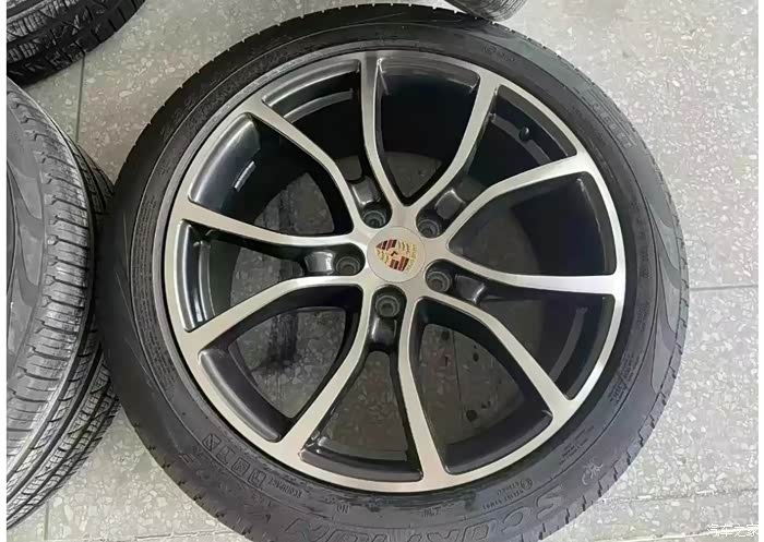 保时捷卡宴花瓣轮毂21寸有喜欢这款轮毂的嘛