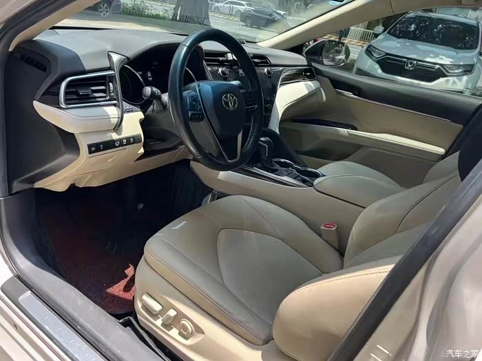 19年7月丰田凯美瑞2.0g豪华版,一手车4.3万公里,全车