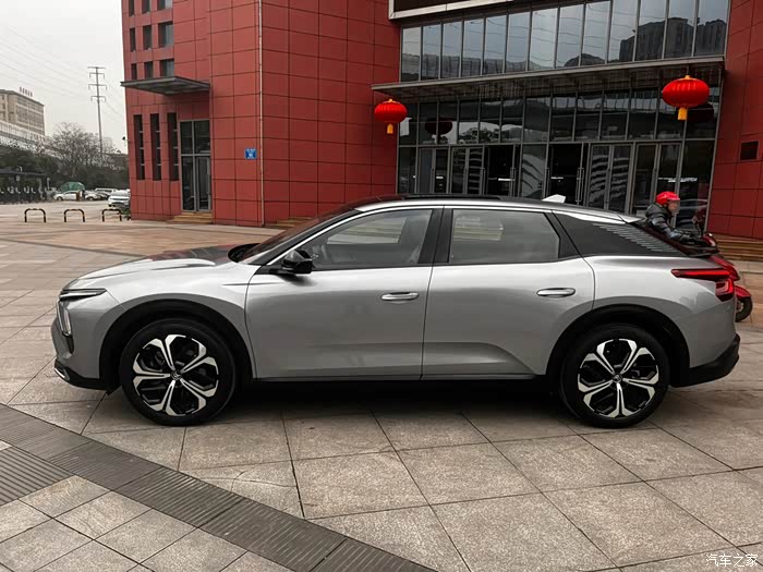 凡尔赛c5x销量稳健展现法系车魅力