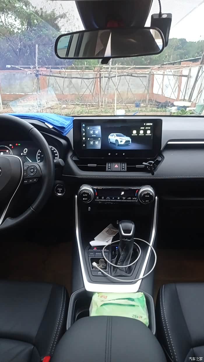 为什么说今日宜混动出圈看丰田低油耗低碳生活直开着威兰达收菜