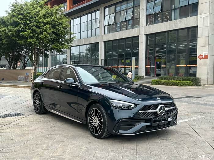 奔驰新款c200l运动版2022年12月1万公里选装c2