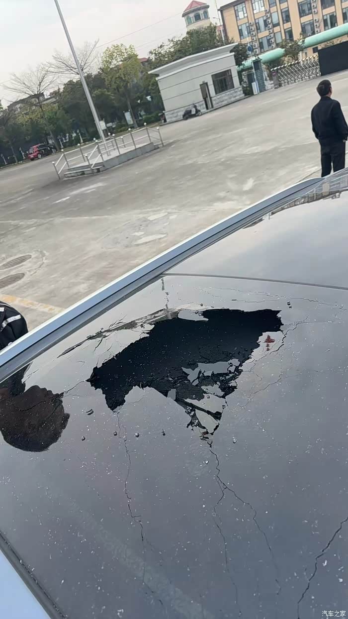 买了不到4个月关门天窗自动爆炸垃圾车不让换新坑老百姓