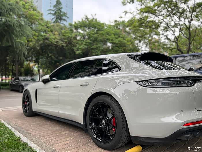 出售个人用21款保时捷帕拉梅拉4s猎装版高配目前公