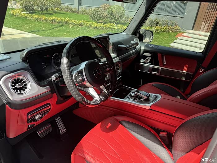 19年奔驰g500全套升级g6310活塞卡钳碳纤维内饰