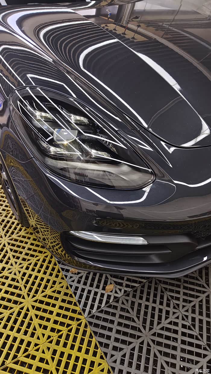 又一台帕拉梅拉原厂升级熏黑矩阵大灯