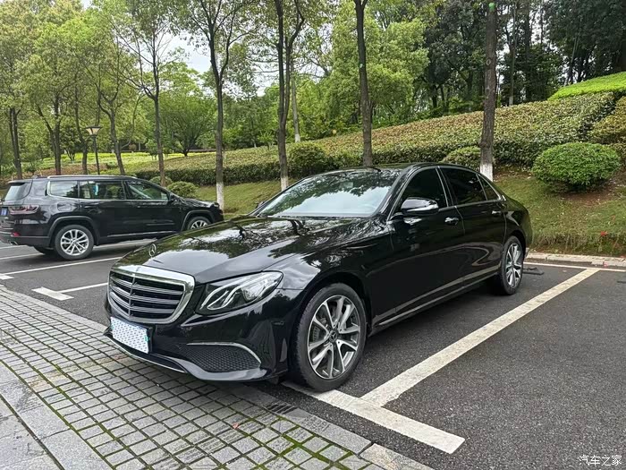 最新拿下18年18款奔驰e200l私家一手整车原版带90