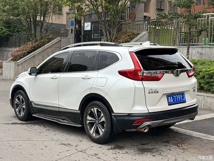 本田crv2017款240turbocvt两驱风尚版