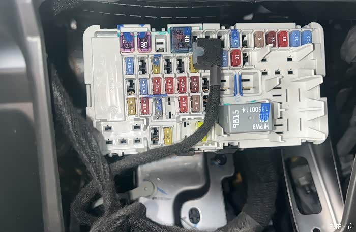 迈锐宝xl后排点烟器孔位没电是什么原因?如果是保险丝的话,是