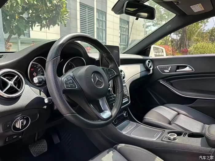 最新到店 2017款奔驰cla200 时尚型 2017年9月