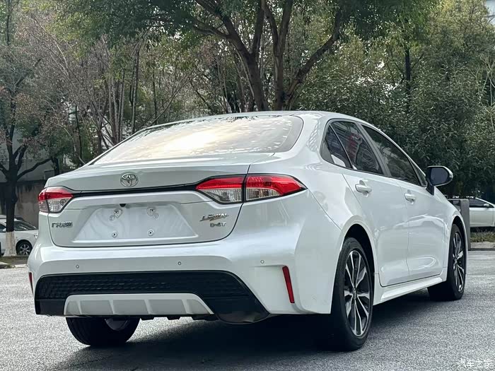 最新到店21年差根烟上牌顶配丰田雷凌全车原版实表3万公里