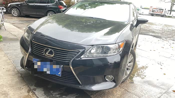 自己叔叔开下来的一手雷克萨斯es250全程4s车况可以验