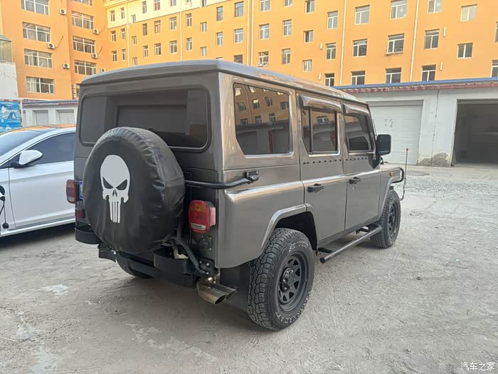 北京bj212,2021年3月,方门硬顶 4x4 2.4t