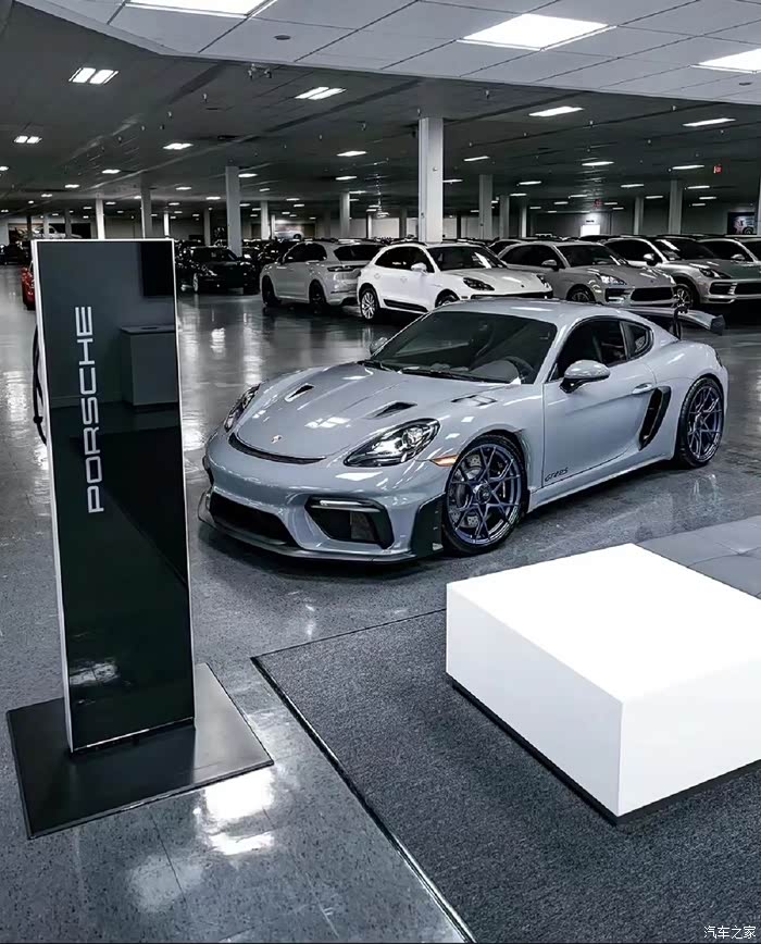 刚刚拆下保时捷gt4rs20寸原厂正品锻造拆车轮毂没