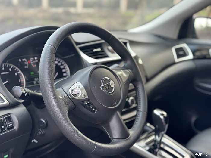 19款轩逸次顶配有无钥匙进入启动现在还值多少钱当年头脑发