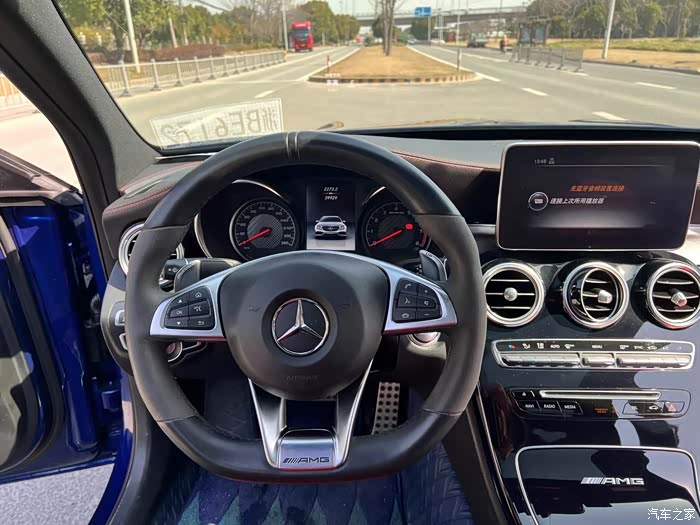 奔驰c63 amg 4.0t v8双涡轮4