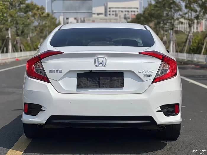 出一台思域17年8月上牌15t豪华版价格798