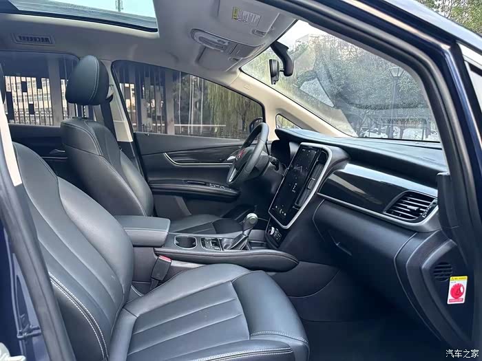 新到店2018年上牌比亚迪宋max国产七座mpv自动挡高