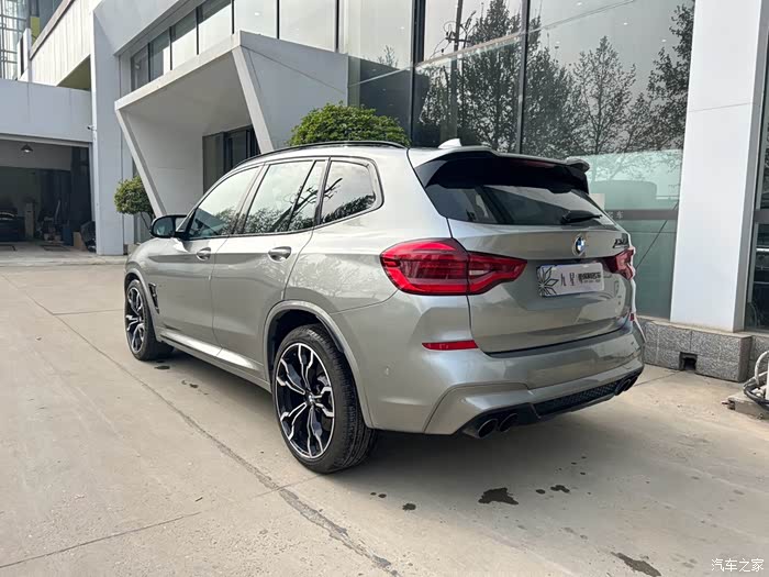 宝马x3m2019款x3m雷霆版