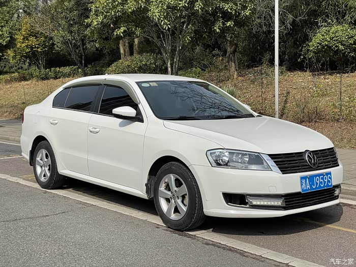 大众朗逸2013款经典16l自动风尚版行驶8万