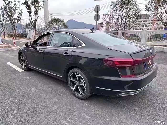 准23年大众帕萨特330tsi 星空尊贵版 2.0t 电动座