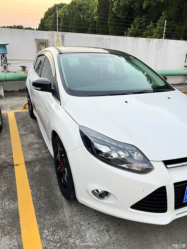 12款2.0手动福特福克斯运动版,14年上牌目前行驶了8万多